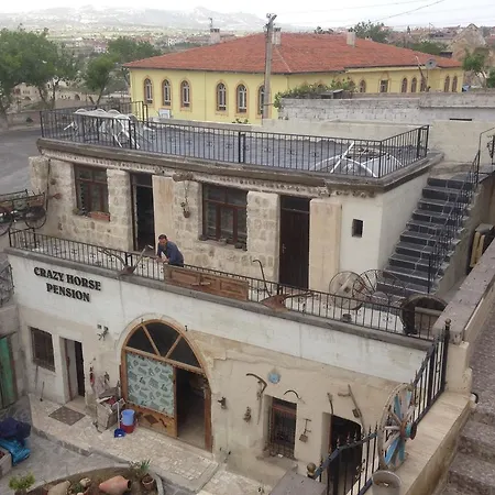 招待所 Crazy Horse 于尔居普