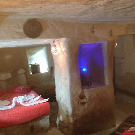 招待所 Crazy Horse