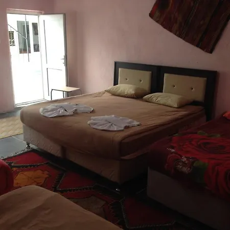 Crazy Horse 3* 于尔居普