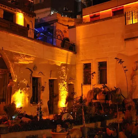 Crazy Horse 3*